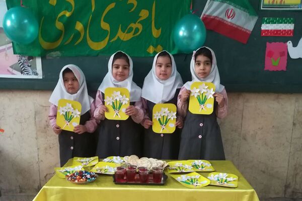 مدارس فیروزکوه غرق در شور نیمه شعبان