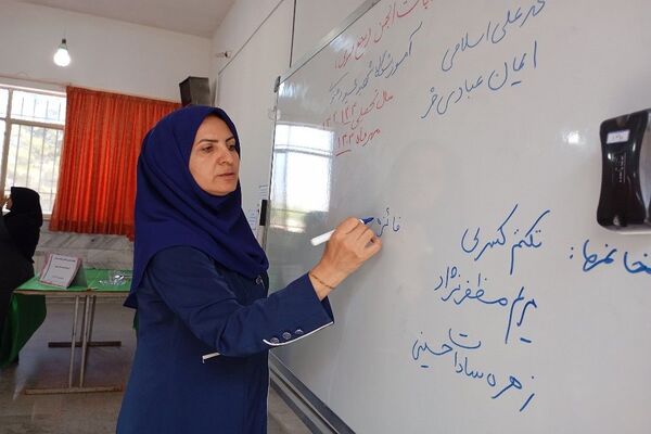 اولین جلسه انجمن اولیا و مربیان در دبیرستان شهید مجید دهنوی