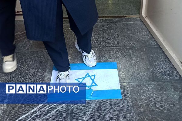 گرامیداشت ۱۳ آبان و یاد شهدای دانش‌آموز سال 57 در دبیرستان فرزانگان قوچان