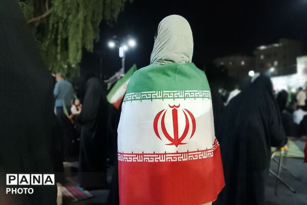 برپایی نماز استغاثه به امام زمان (عج) در میدان نماز شهرری 