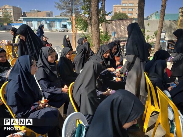 جشن جوانه ها در دبیرستان نمونه اندیشه 