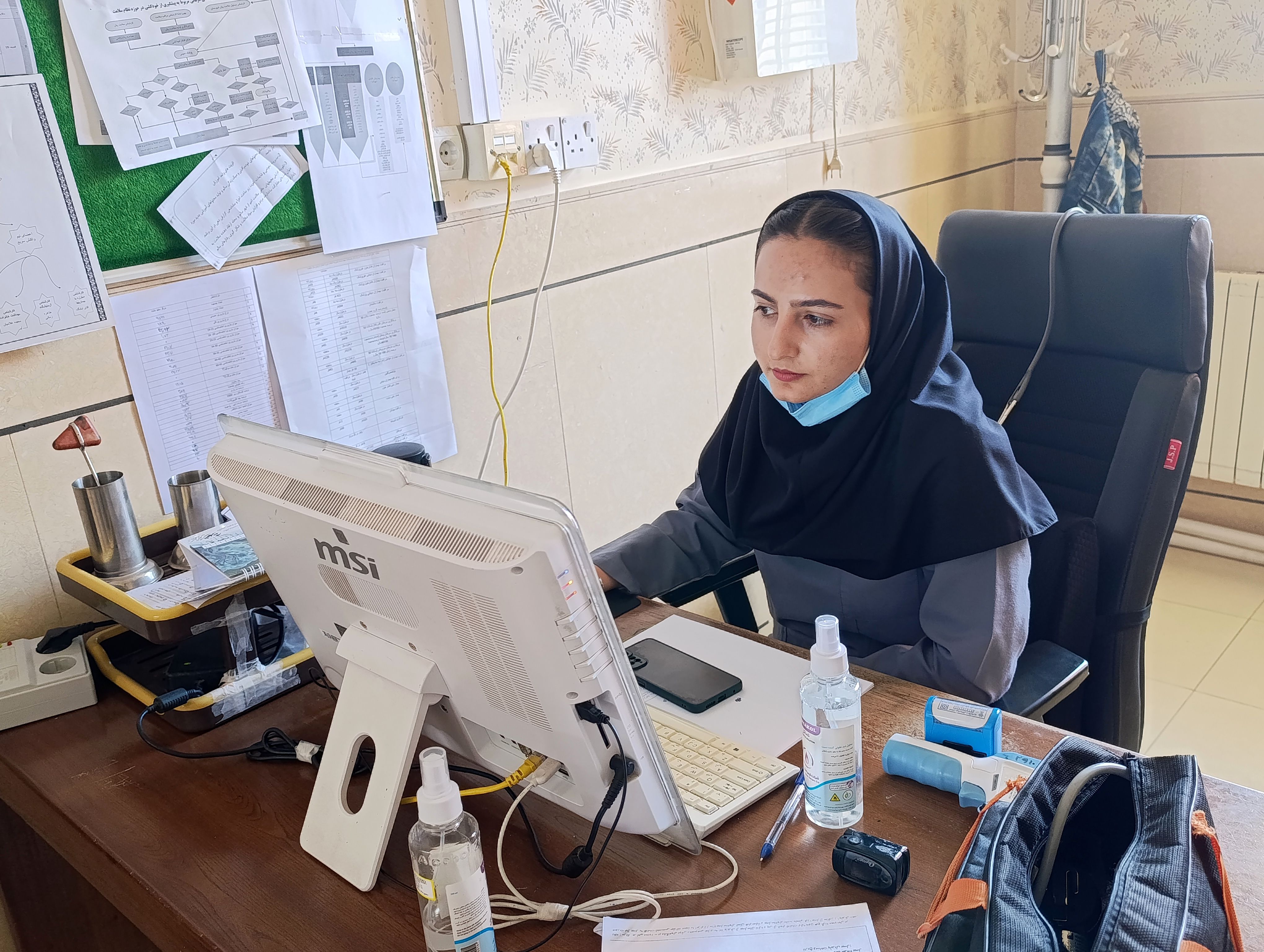 نوجوانان باید کمتر از فضای مجازی استفاده کنند