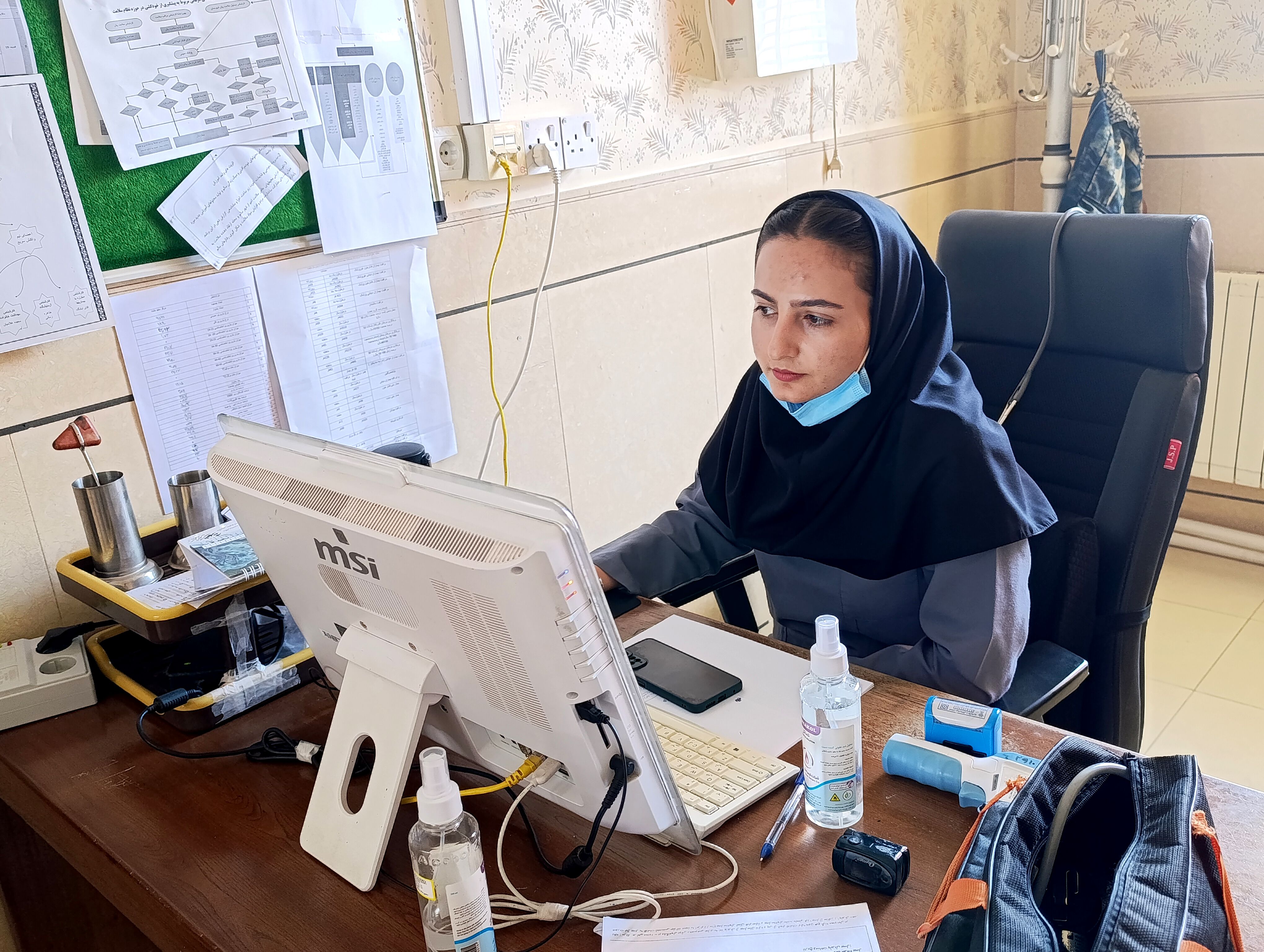 نوجوانان باید کمتر از فضای مجازی استفاده کنند