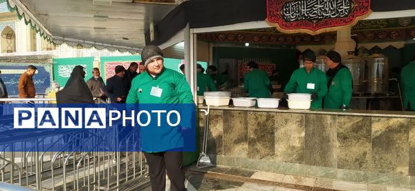 حضور خادمان اصفهانی در چایخانه امام رضا«ع» مشهد