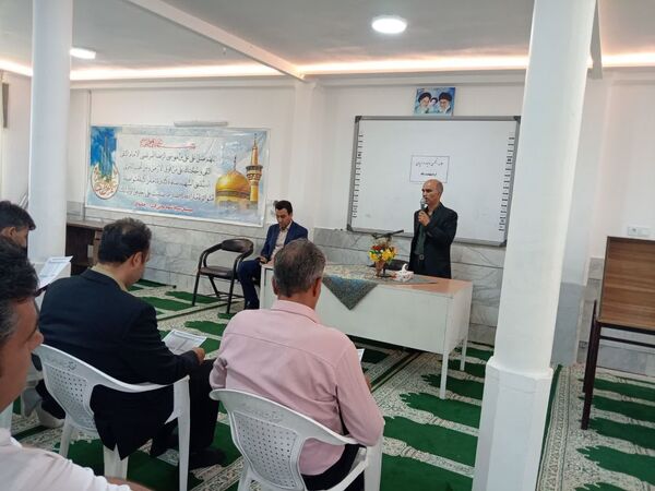 جلسه انجمن اولیا پایه یازدهم دبیرستان نمونه آیت‌الله خامنه‌ای