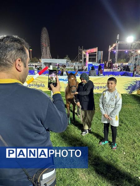 فعالیت غرفه منطقه ۱۰ شهرداری مشهد مقدس در جشنواره خانواده ورزش 