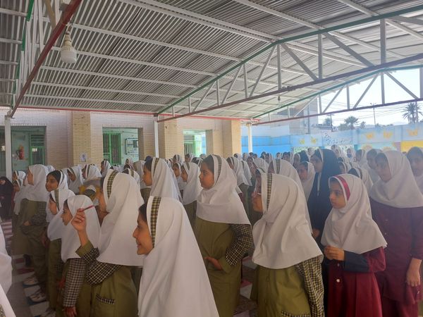 برگزاری انتخابات شورای دانش‌آموزی در مدرسه حضرت معصومه(س) حاجی‌آباد