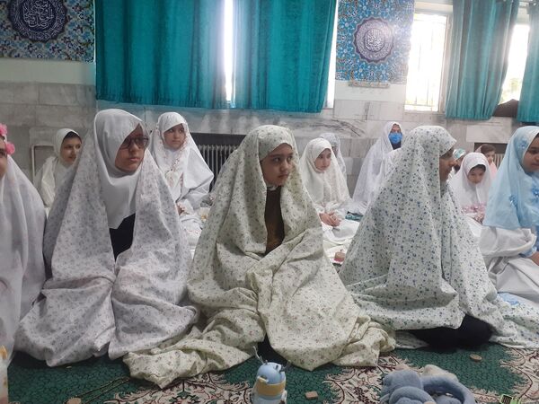 حضور مستمر دانش‌آموزان مدرسه هدی یک در مسجد 