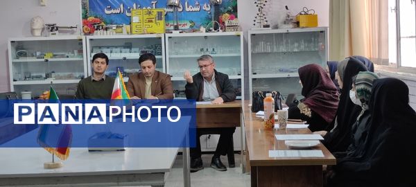 برگزاری کارگاه هدایت تحصیلی پایه نهم در دبیرستان فرزانگان شیروان