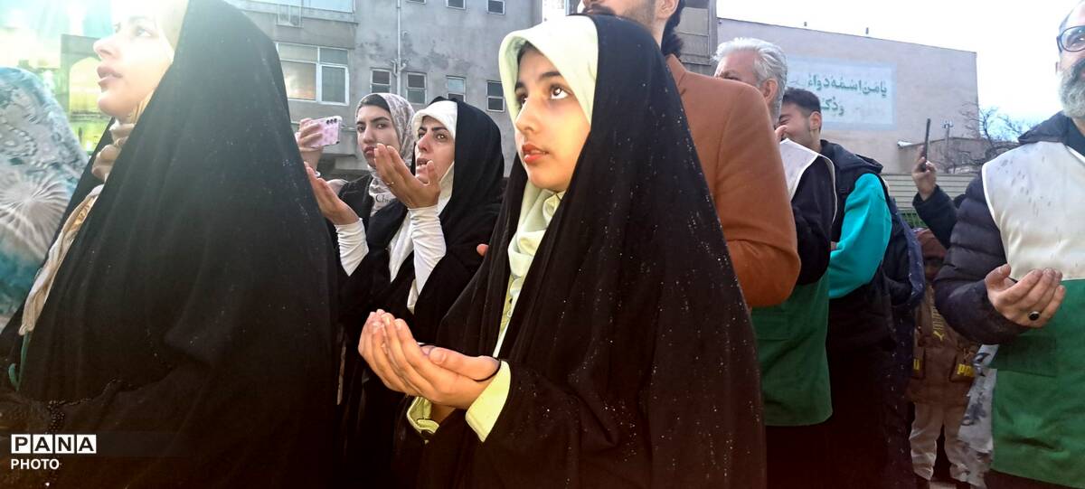 حضور مردم کرج در لحظه تحویل سال 1405