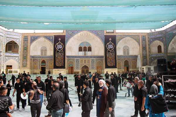 جلوهایی از عزاداری روز تاسوعا در حرم حضرت معصومه(س)