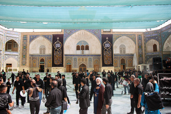 جلوهایی از عزاداری روز تاسوعا در حرم حضرت معصومه(س)