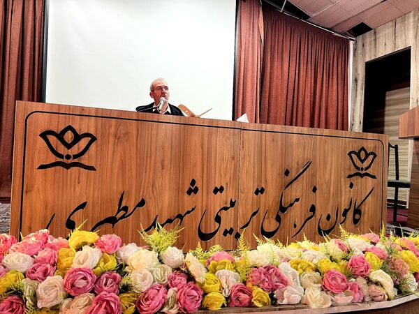 توانمندسازی معلمان برای گفت‌وگو با دانش‌آموزان درباره‌ مسائل اخیر کشور