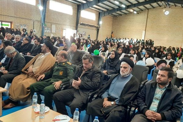 دهه فجر نماد خودباوری و ایستادگی ملت ایران است