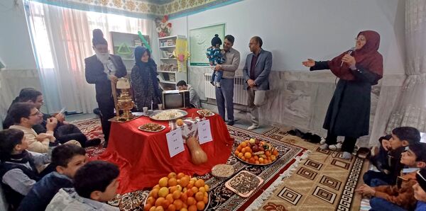 جشن یلدا و شور و نشاط در مدرسه فرهنگ شهیدان تهامی خلیل آباد