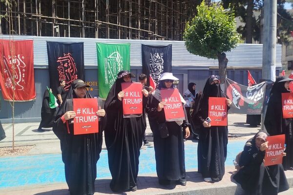 خورشید در افق ، راه در تداوم حماسه حضور در مراسم تشییع رهبر فقید انقلاب