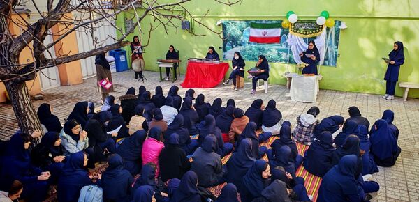 جشن ولادت صاحب الزمان در مدرسه صالحین 