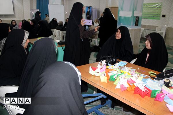 پاتوق دختران نوجوان مبارز در سملقان 