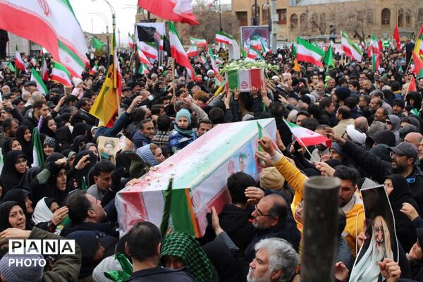 مراسم باشکوه بیعت مردم همدان با رهبر جدید انقلاب اسلامی 
