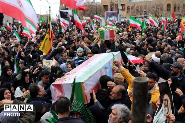 مراسم باشکوه بیعت مردم همدان با رهبر جدید انقلاب اسلامی 