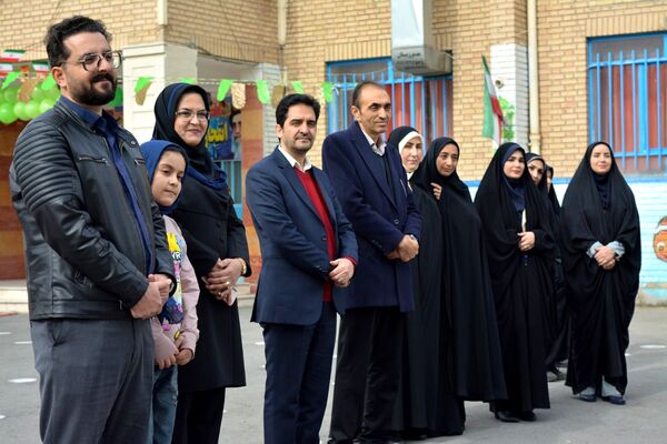 افتتاحیه طرح  «ایرانمون» در مدرسه شهدای گمنام بهارستان‌دو