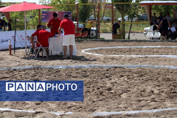 مسابقات کشوری انتخابی تیم ملی کُشتی ساحلی در بناب