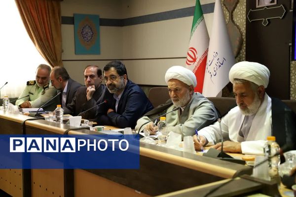 تقدیر از رتبه دوم کنکور سراسری در شورای برنامه‌ریزی آموزش و پرورش قم