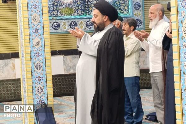  آیین عید قربان با حضور نمازگزاران در مسجد علی‌ابن‌ابی‌طالب(ع) رودهن