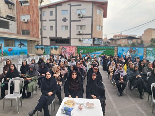 گرامیداشت هفته پیوند اولیا و مربیان در دبیرستان بهار آزادی قائمشهر
