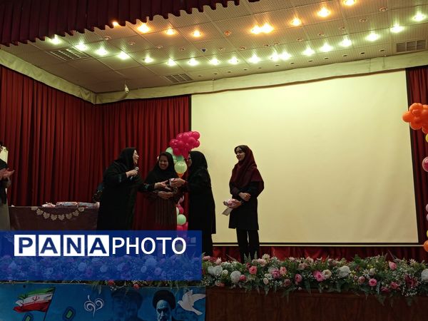 جشن نیمه شعبان و  گرامیداشت دهه فجر انقلاب اسلامی در کانون مهرتابان نیشابور