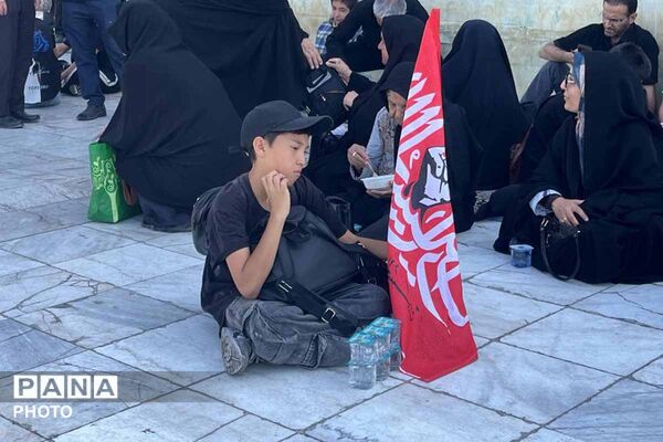 مشهد در سوگ امام رضا(ع)؛ حرم رضوی میزبان دلهای داغدار