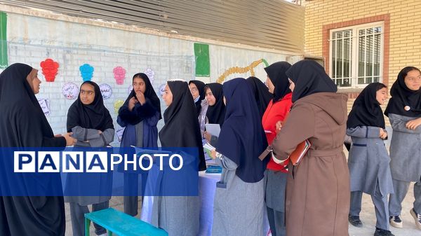 افتتاحیه کافه کتاب در دبیرستان دخترانه امید 