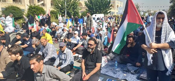 برگزاری نماز جمعه نصر به امامت رهبر معظم انقلاب اسلامی 