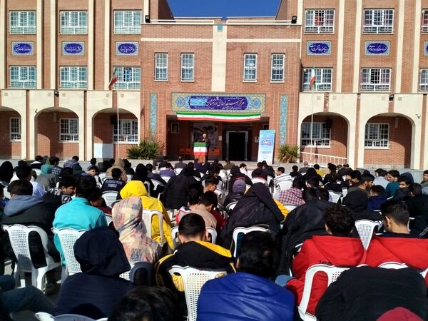 گرامیداشت دهه فجر، نیمه شعبان و ولادت امام زمان (عج) در دبیرستان شهید بهشتی تربت جام
