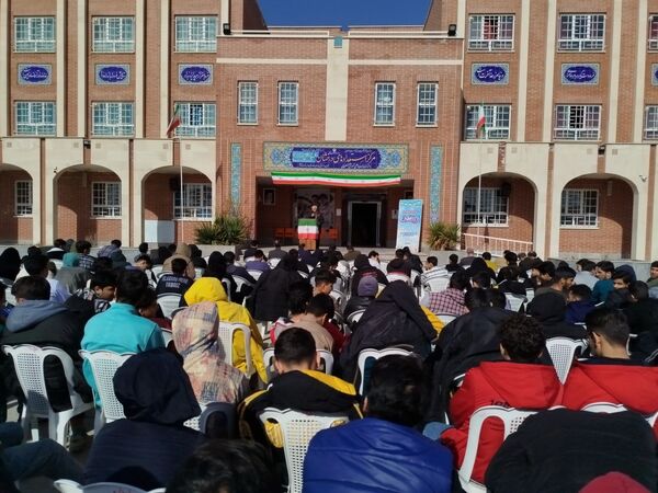گرامیداشت دهه فجر، نیمه شعبان و ولادت امام زمان (عج) در دبیرستان شهید بهشتی تربت جام