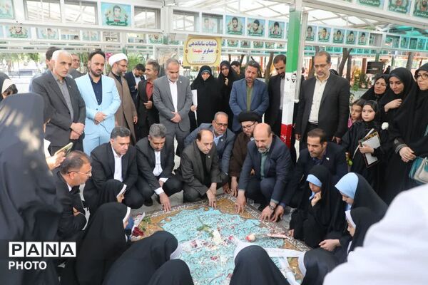 آغاز برنامه‌های گرامیداشت هفته معلم در قم