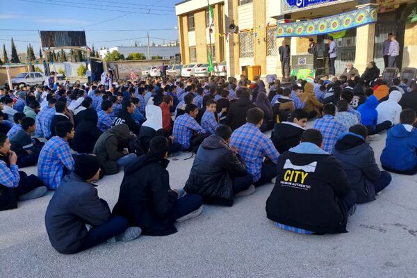 مراسم ایام الله دهه فجر در دبیرستان معارف صدرای ولایت