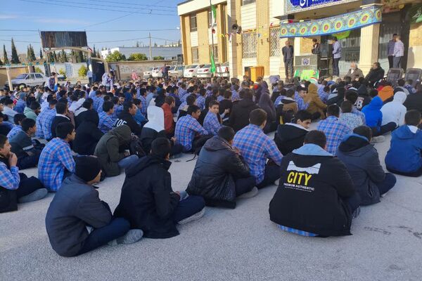 مراسم ایام الله دهه فجر در دبیرستان معارف صدرای ولایت