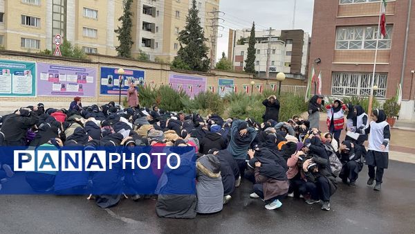 مانور زلزله در مدرسه بانو خاکره شیراز