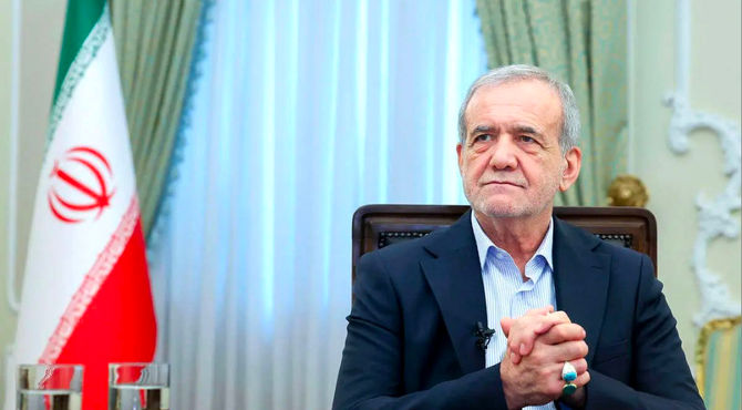 سیاست خارجی در یک‌سالگی دولت وفاق / مشی دولت مذاکره و تعامل است