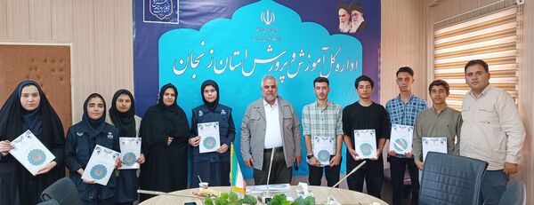 دیدار جمعی از دانش‌آموز خبرنگاران زنجانی با مدیرکل آموزش و پرورش استان