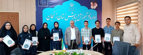 دیدار جمعی از دانش‌آموز خبرنگاران زنجانی با مدیرکل آموزش و پرورش استان