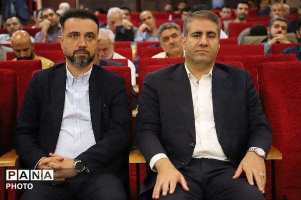 نشست صمیمی مدیرکل آموزش و پرورش تهران با مدیران مدارس منطقه ۱۳