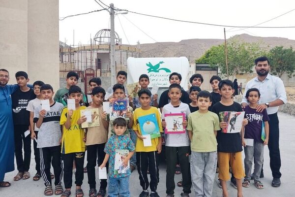 گسترش عدالت فرهنگی در اوز با راه‌اندازی کتابخانه سیار کانون