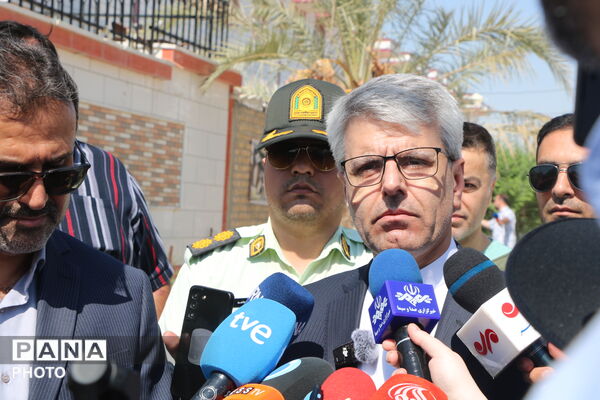 بازدید بقایی از مناطق جنگ‌زده لامرد