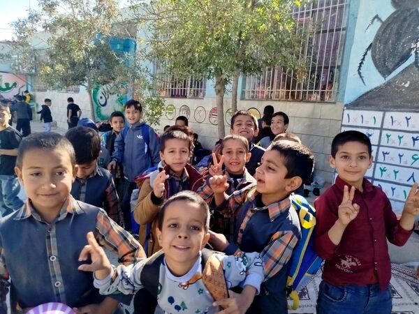 ایجاد فضای شاد وصمیمی در دبستان شهید عجمی فدافن