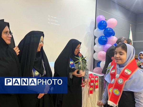 مراسم تحلیف پیشتازان دبستان آرمینه مصلی نژاد ناحیه۶ مشهد