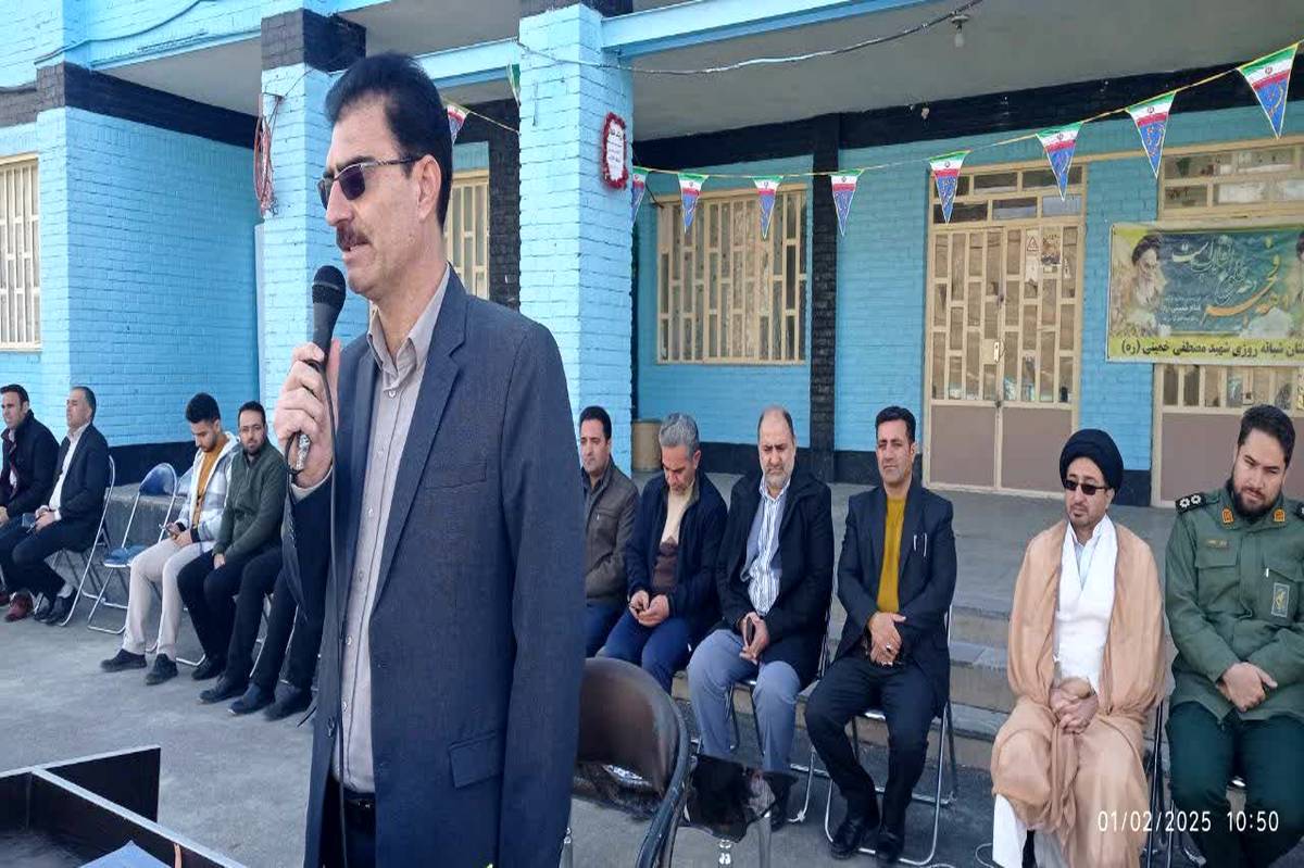 برنامه‌های ویژه دهه فجر در مدارس کاکاوند با هدف تبیین دستاوردهای انقلاب اسلامی