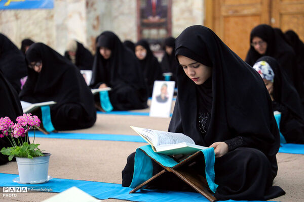 مراسم جزخوانی قرآن کریم در آستان مقدس امامزاده نرمی - اصفهان