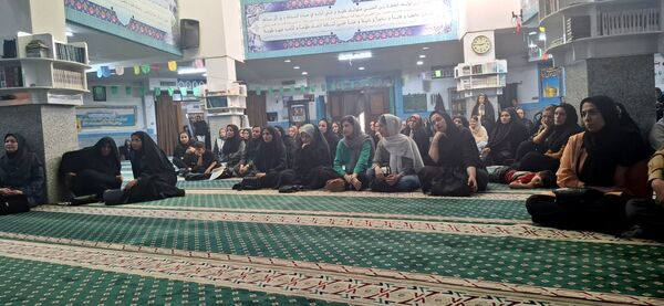 جلسه انجمن اولیاء ومربیان دبستان نیایش
